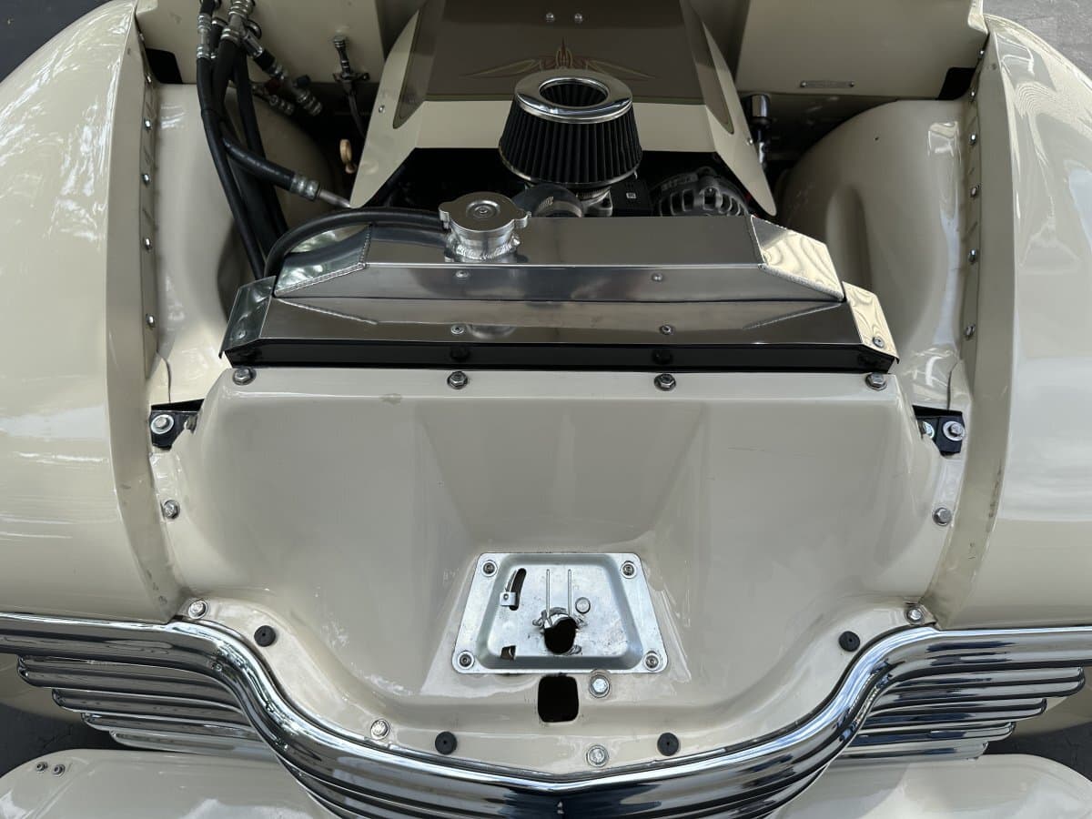 1949 Chevrolet Suburban Restomod thumbnail 16