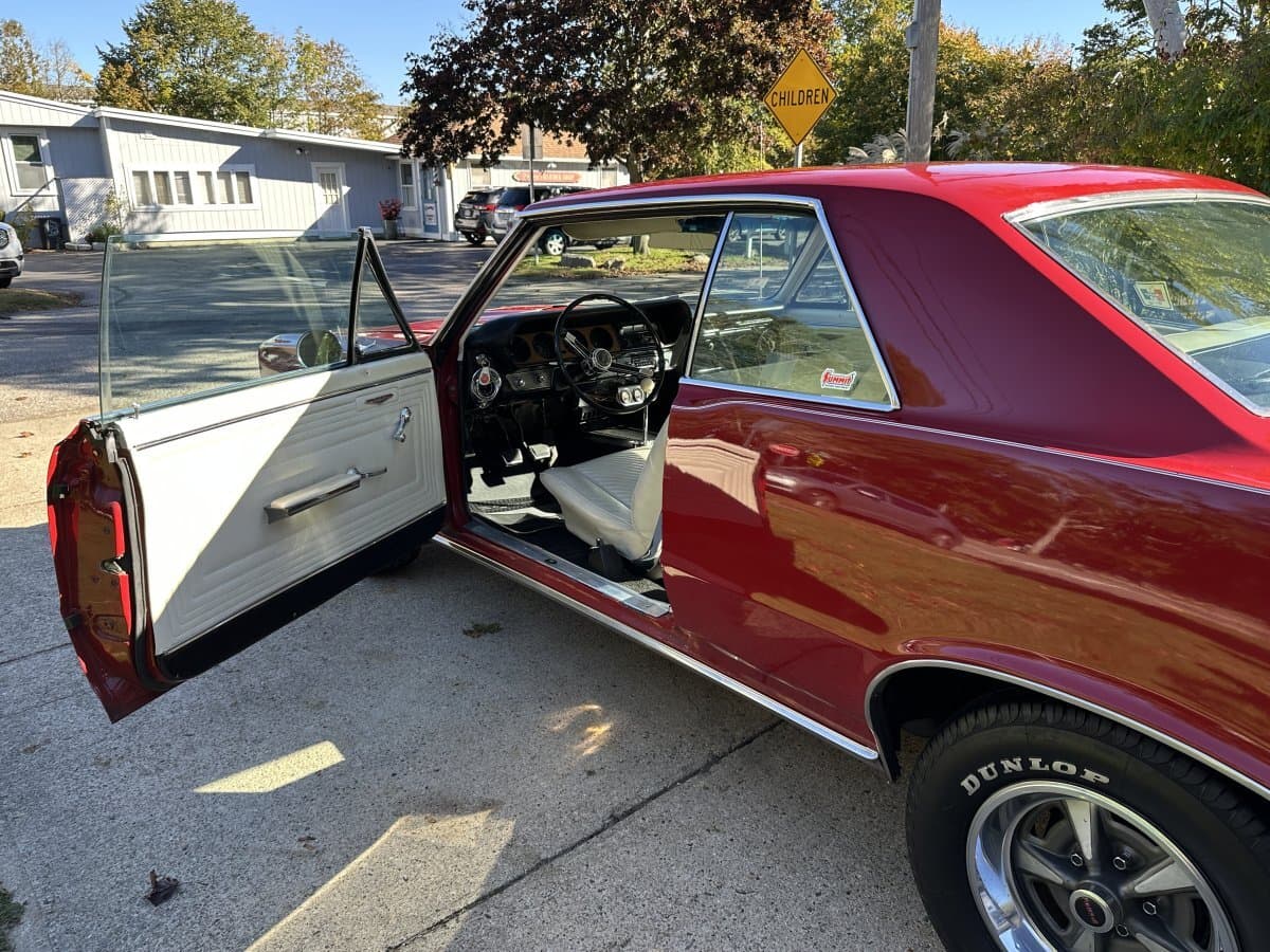 1965 Pontiac GTO Coupe thumbnail 21