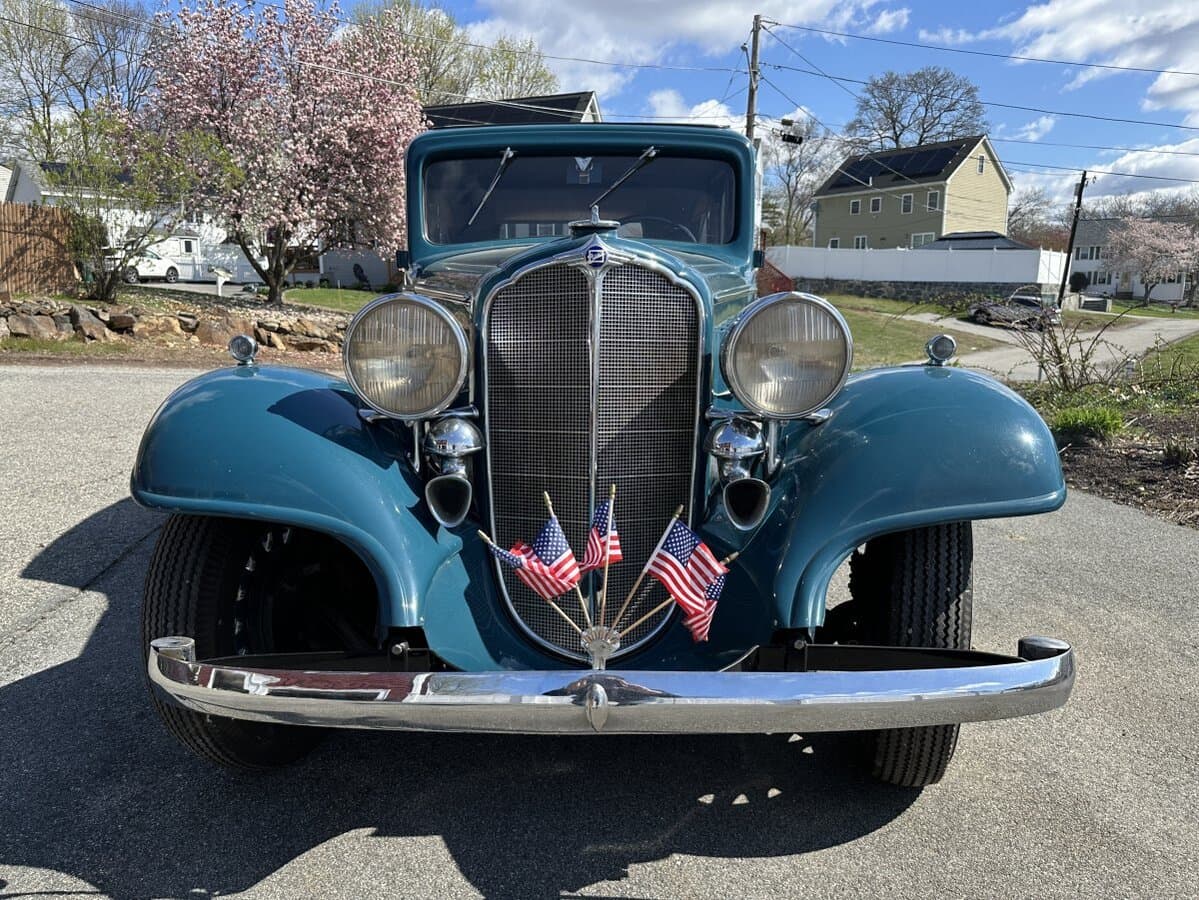 1933 Buick Model 57 Sedan thumbnail 3