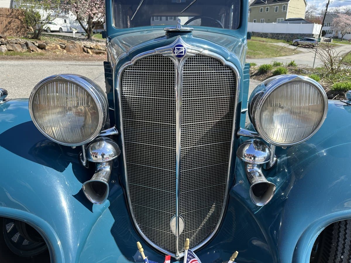 1933 Buick Model 57 Sedan thumbnail 4