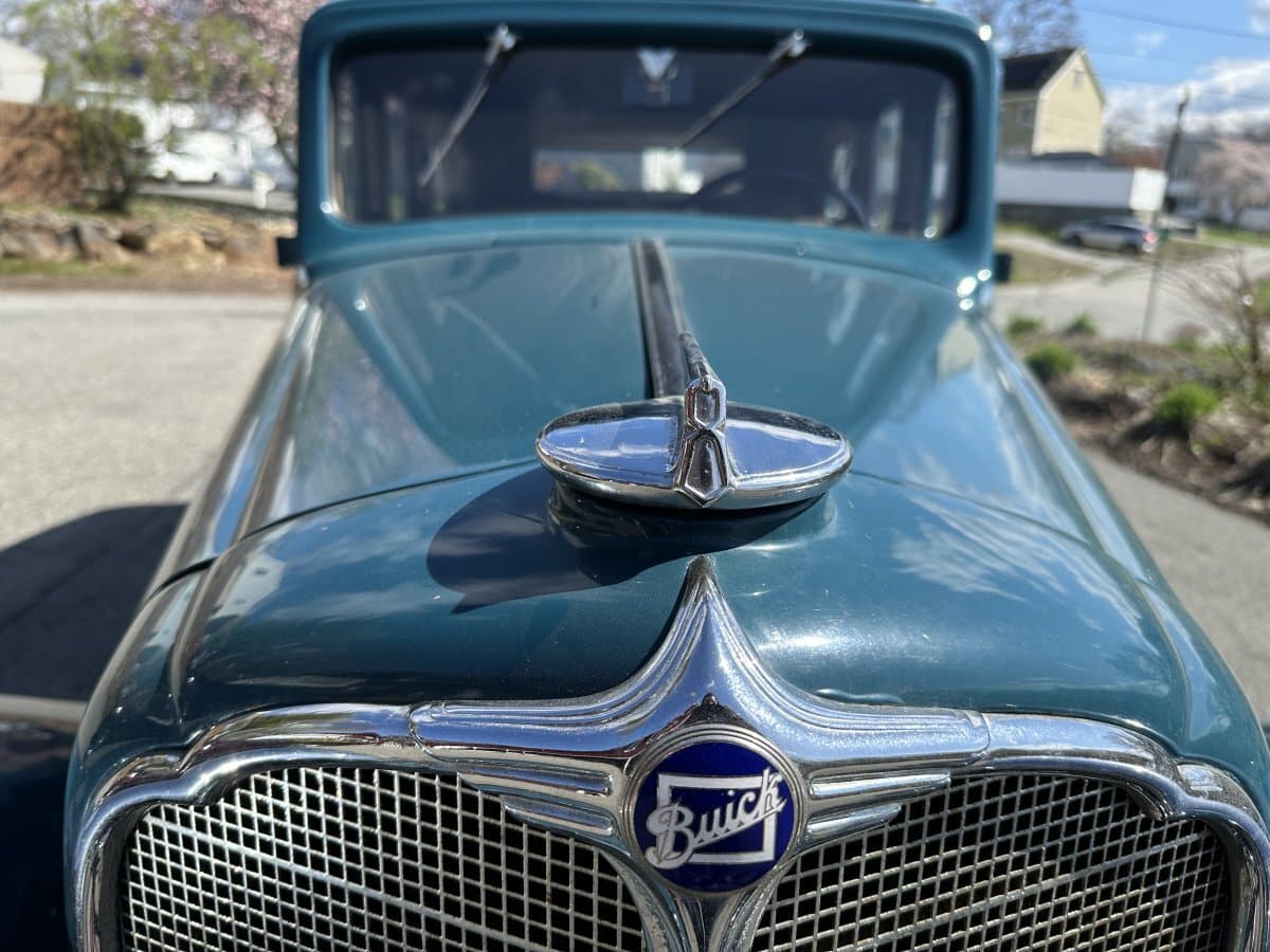 1933 Buick Model 57 Sedan thumbnail 6