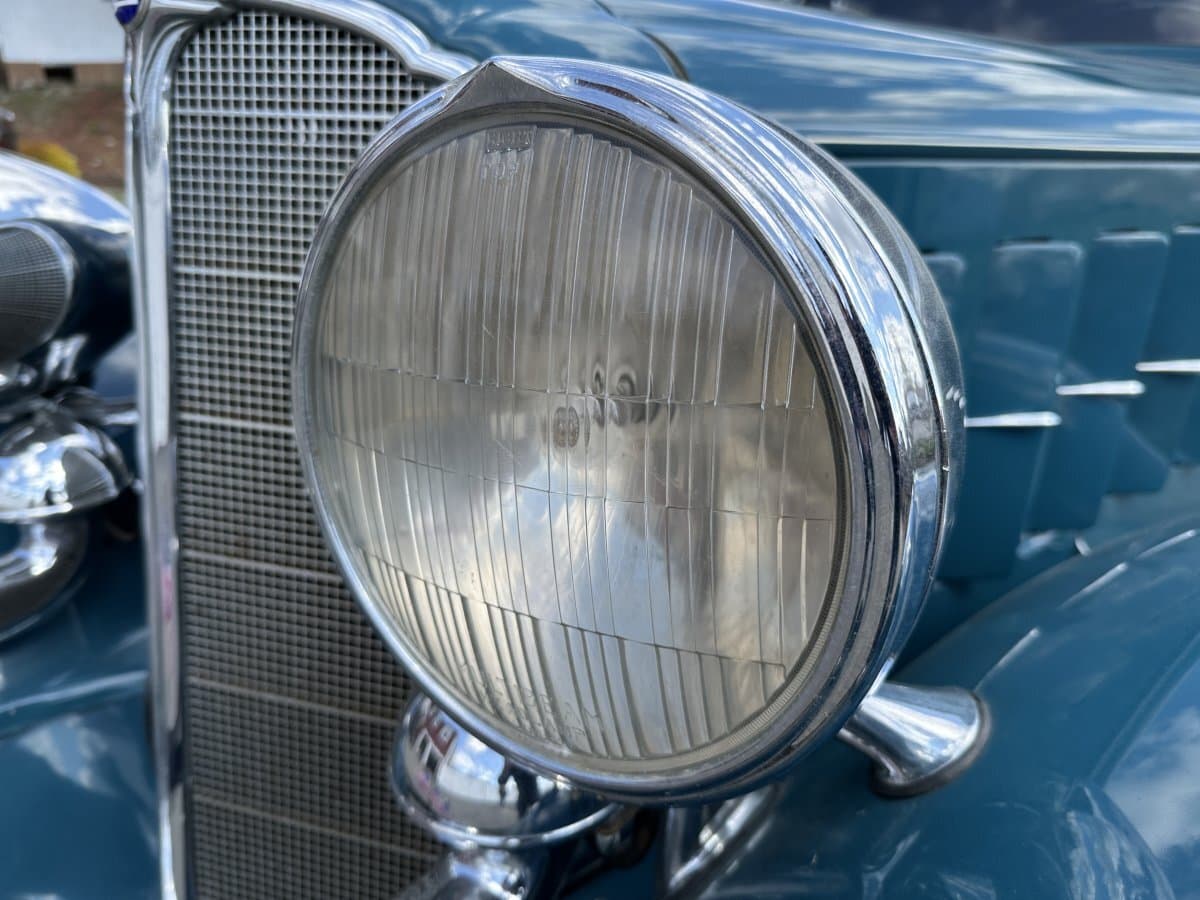 1933 Buick Model 57 Sedan thumbnail 7