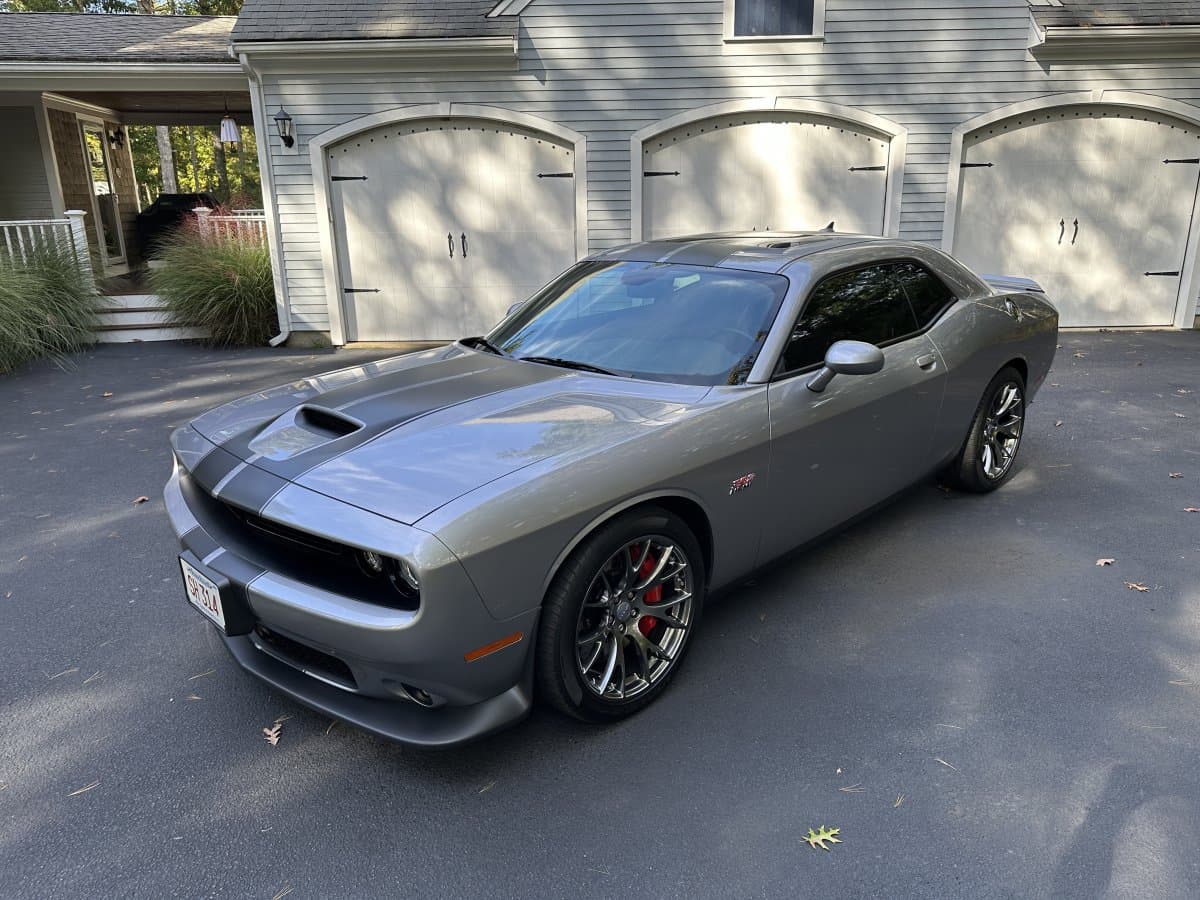 2015 Dodge Challenger SRT 392 HEMI Coupe thumbnail 3