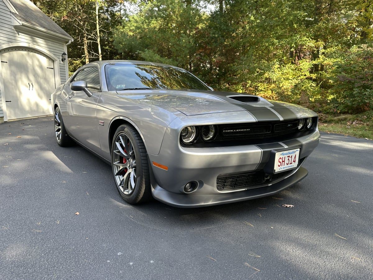 2015 Dodge Challenger SRT 392 HEMI Coupe thumbnail 4