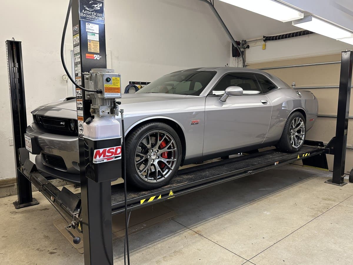 2015 Dodge Challenger SRT 392 HEMI Coupe thumbnail 6