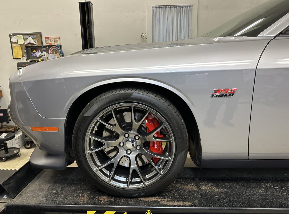 2015 Dodge Challenger SRT 392 HEMI Coupe thumbnail 12