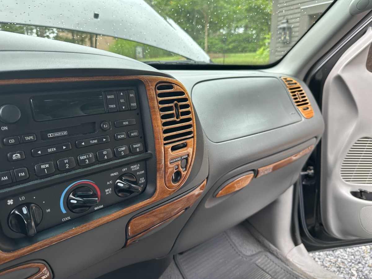 1999 Ford Lightning SVT F-150 Pickup thumbnail 29