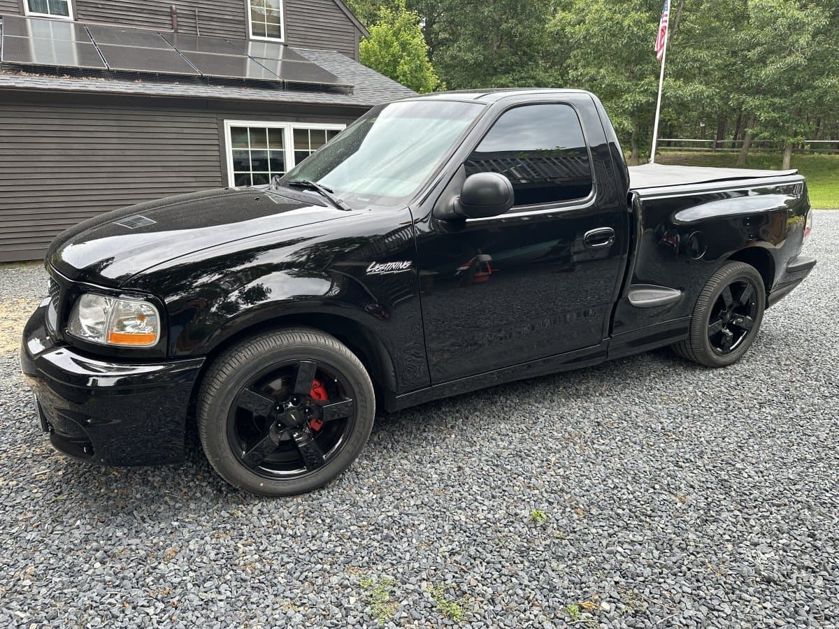 1999 Ford Lightning SVT F-150 Pickup thumbnail 4