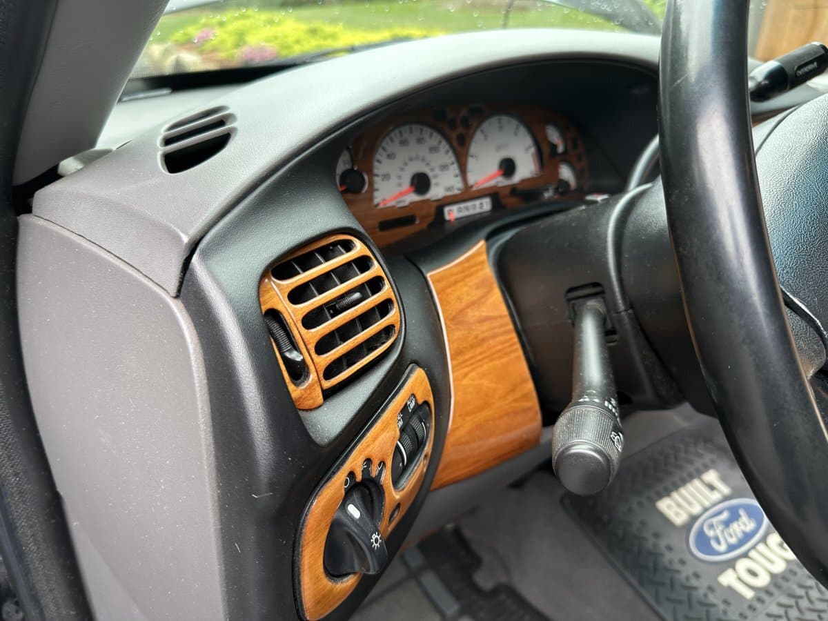 1999 Ford Lightning SVT F-150 Pickup thumbnail 23