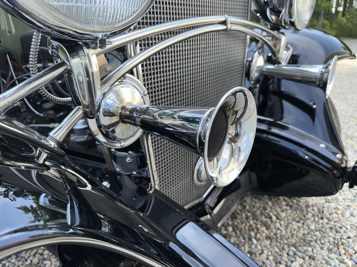 1932 Chevrolet Confederate 5 Window Coupe thumbnail 8