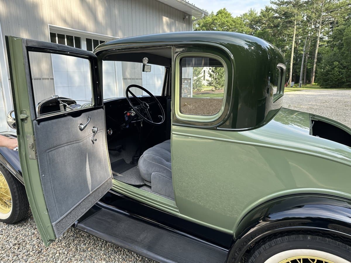 1932 Chevrolet Confederate 5 Window Coupe thumbnail 22