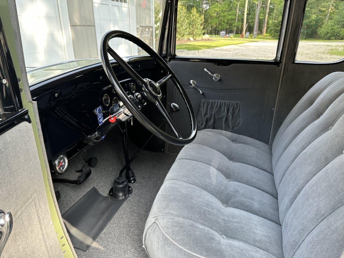 1932 Chevrolet Confederate 5 Window Coupe thumbnail 24