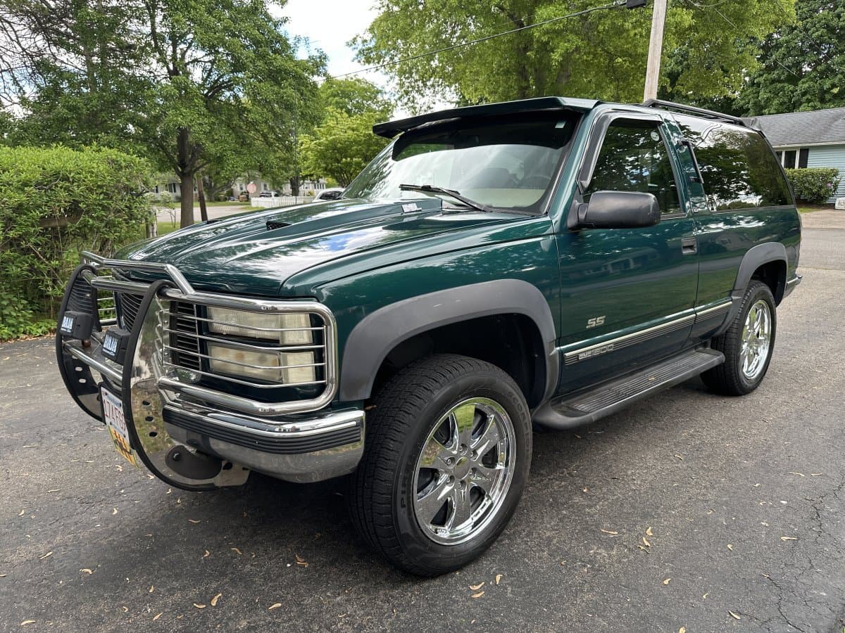 1997 GMC Yukon SLE 1500 4WD thumbnail 3
