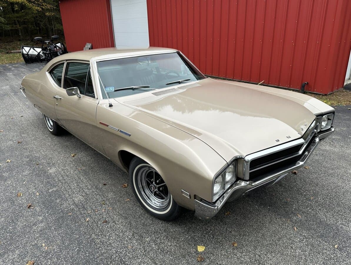 1969 Buick Special Deluxe Coupe thumbnail 3