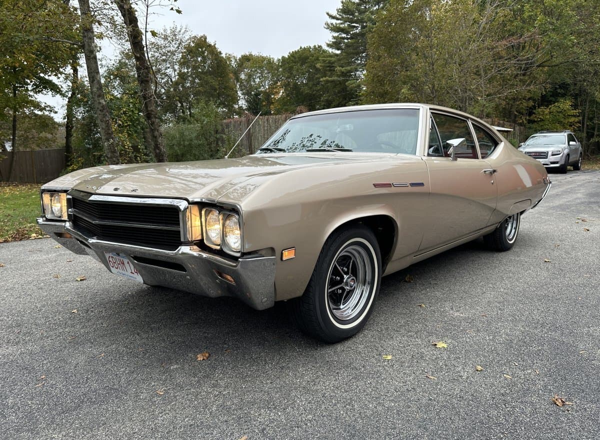 1969 Buick Special Deluxe Coupe thumbnail 4