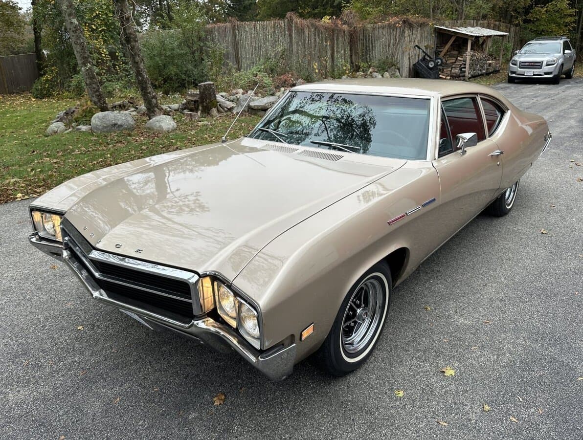 1969 Buick Special Deluxe Coupe thumbnail 5