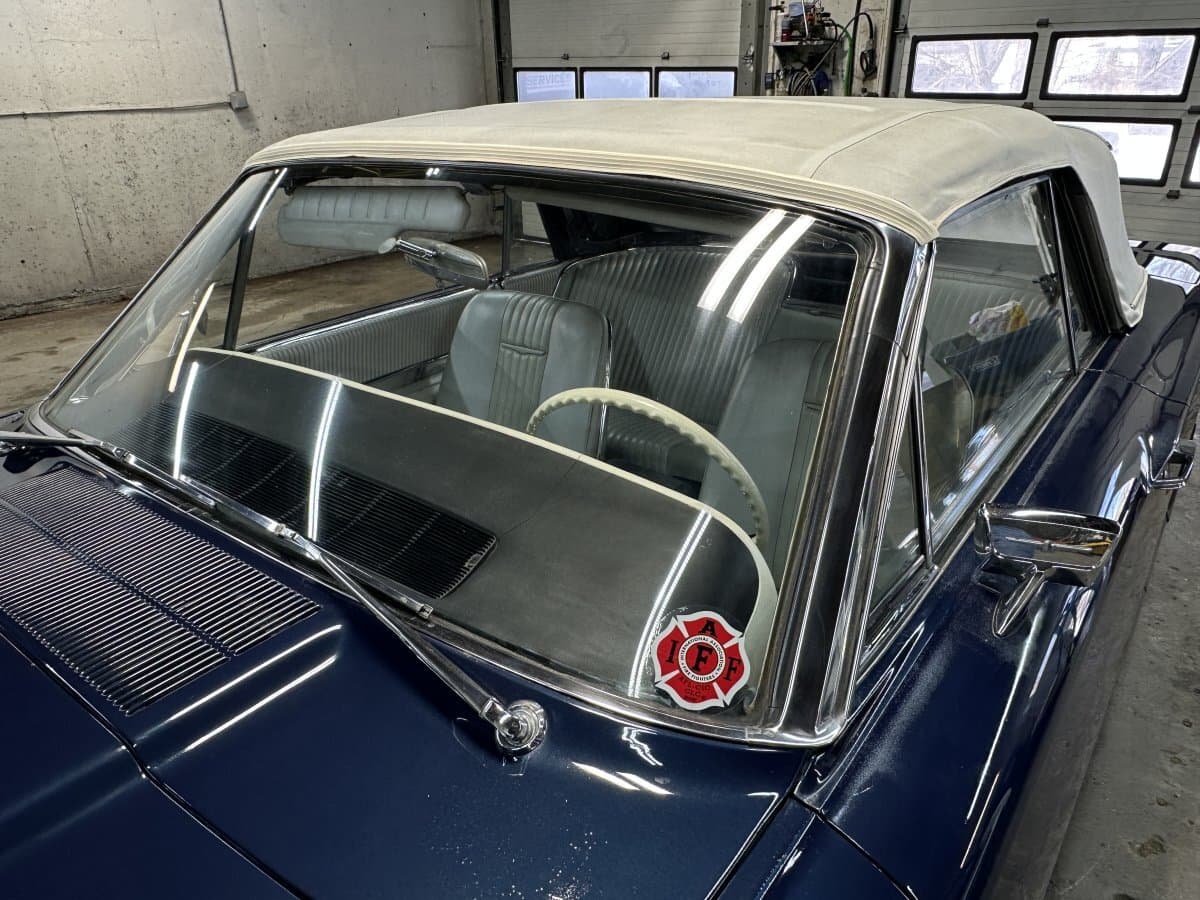 1965 Ford Thunderbird Convertible thumbnail 28