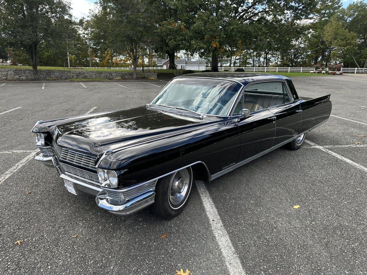 1964 Cadillac Fleetwood Series 60 Special Sedan thumbnail 3