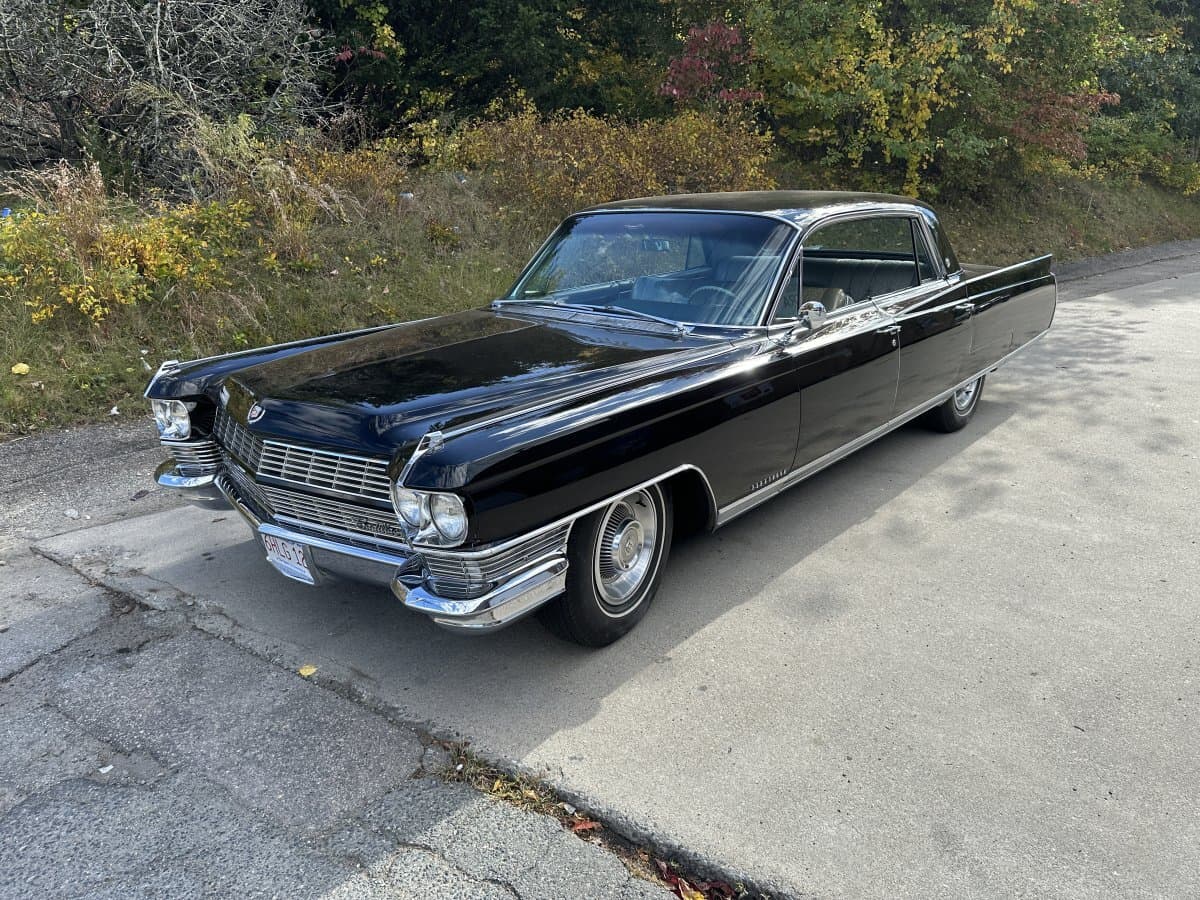 1964 Cadillac Fleetwood Series 60 Special Sedan thumbnail 4