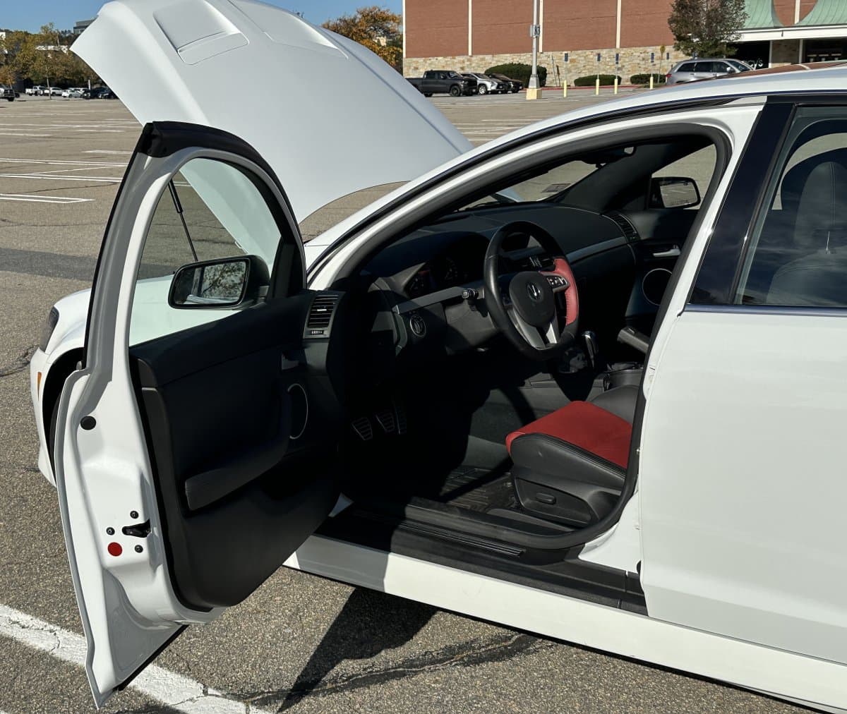 2009 Pontiac G8 GXP Sedan thumbnail 29