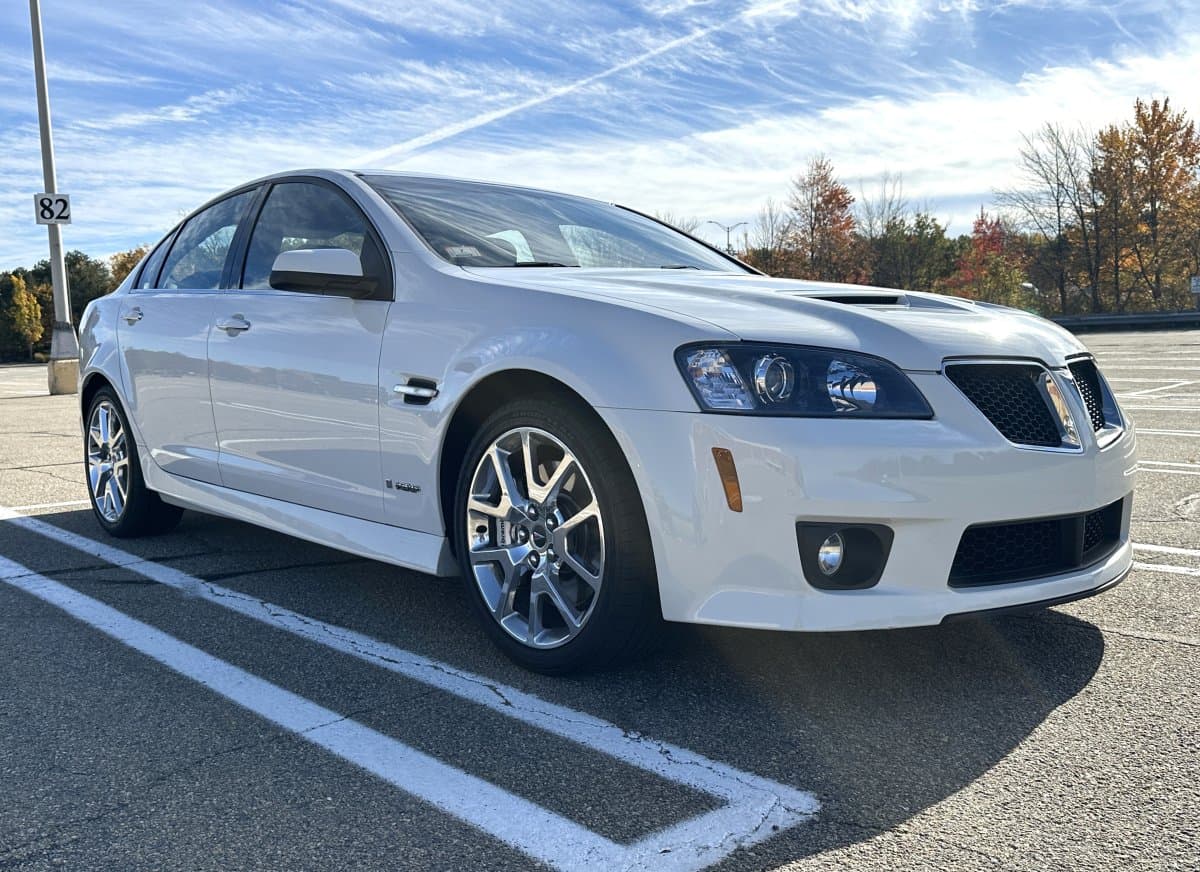 2009 Pontiac G8 GXP Sedan thumbnail 5