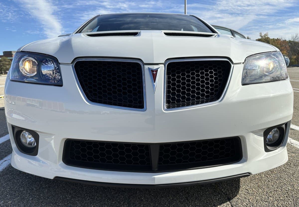 2009 Pontiac G8 GXP Sedan thumbnail 6