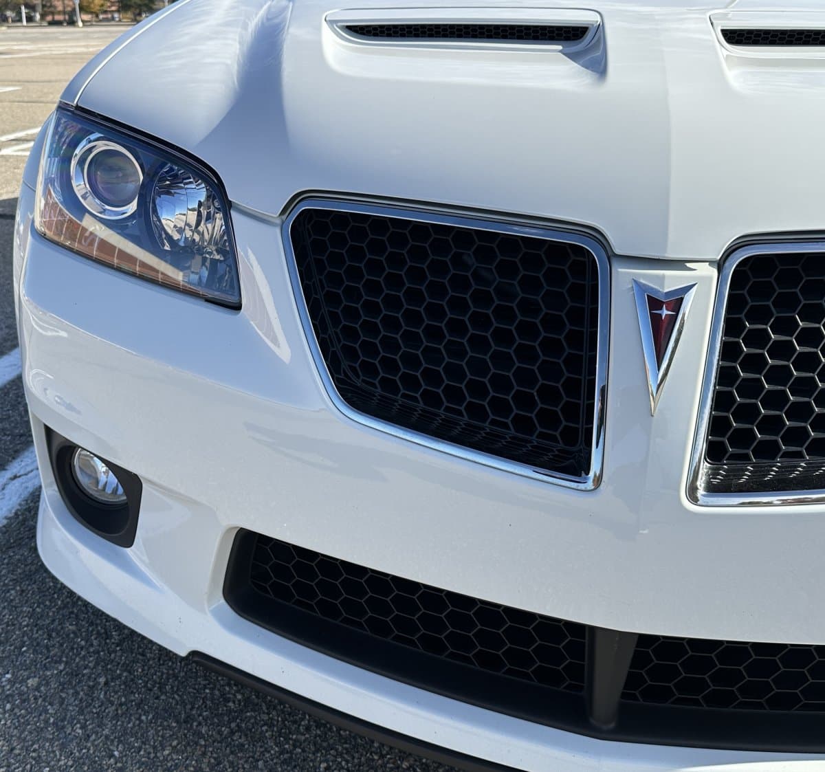 2009 Pontiac G8 GXP Sedan thumbnail 7