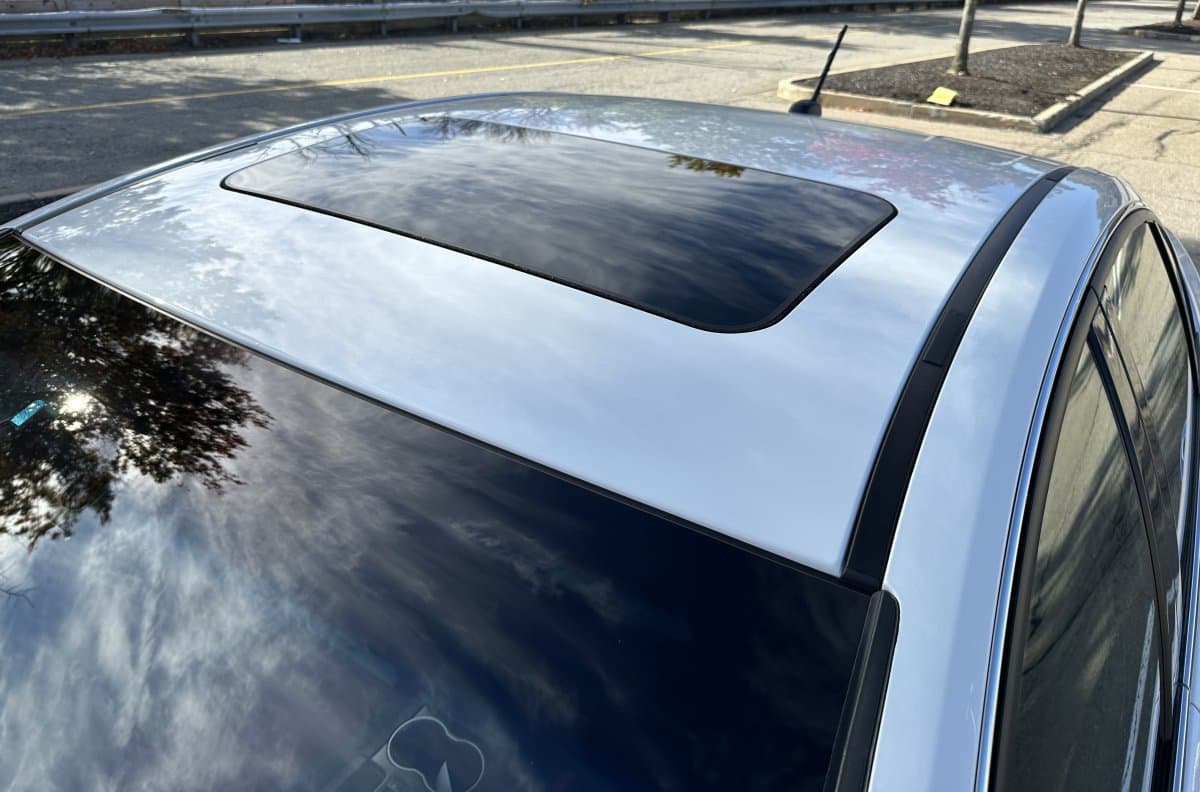 2009 Pontiac G8 GXP Sedan thumbnail 23