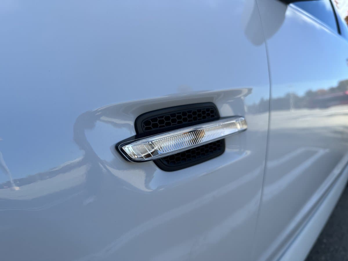 2009 Pontiac G8 GXP Sedan thumbnail 26