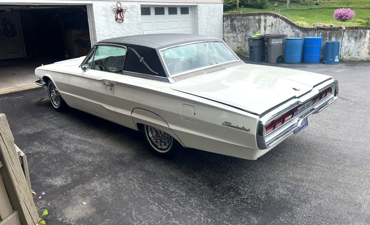 1966 Ford Thunderbird Hardtop Coupe thumbnail 4
