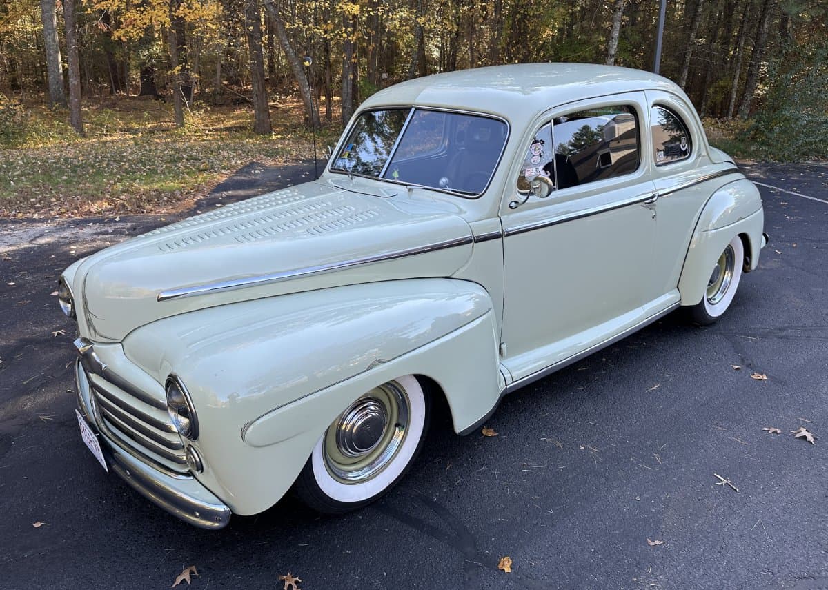 1947 Ford Deluxe Street Rod thumbnail 3