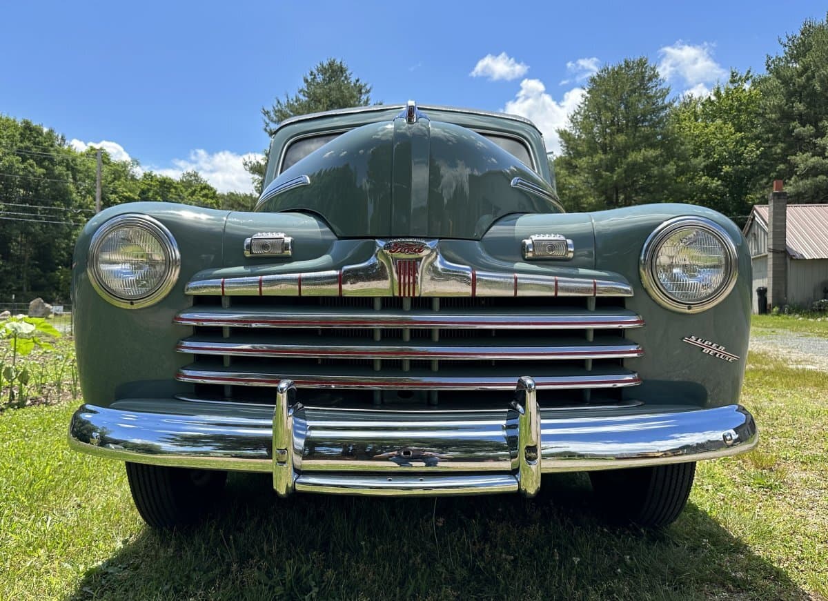 1946 Ford Super Deluxe Woodie Wagon thumbnail 4