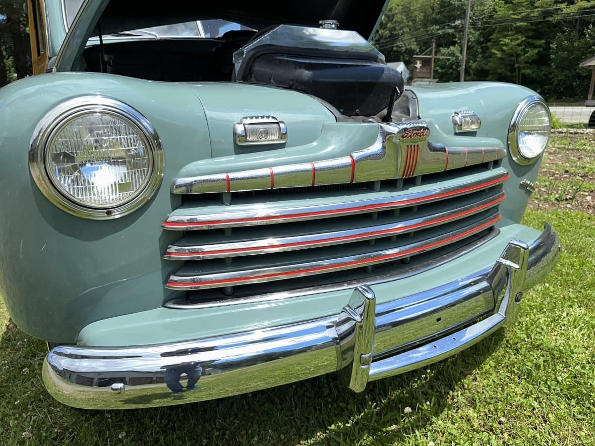 1946 Ford Super Deluxe Woodie Wagon thumbnail 10