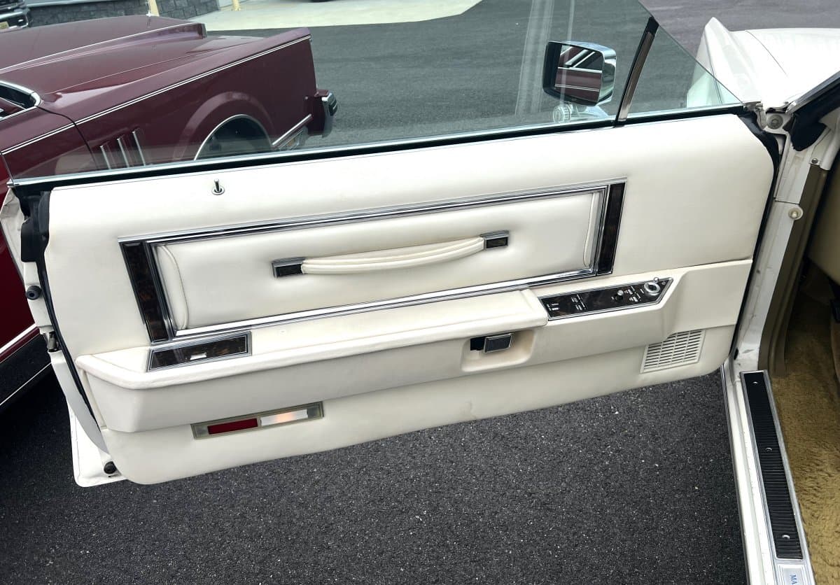 1979 Lincoln Continental Mark V thumbnail 12