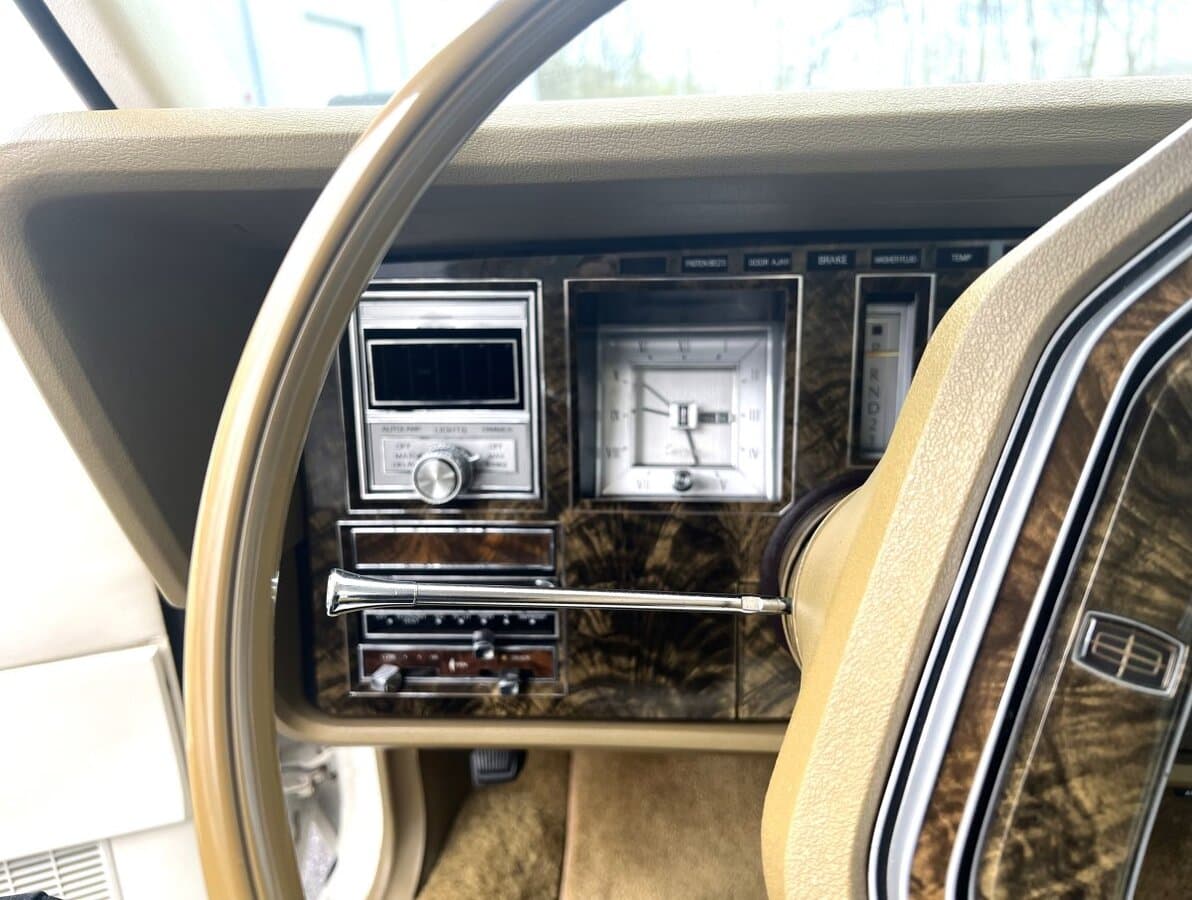 1979 Lincoln Continental Mark V thumbnail 20