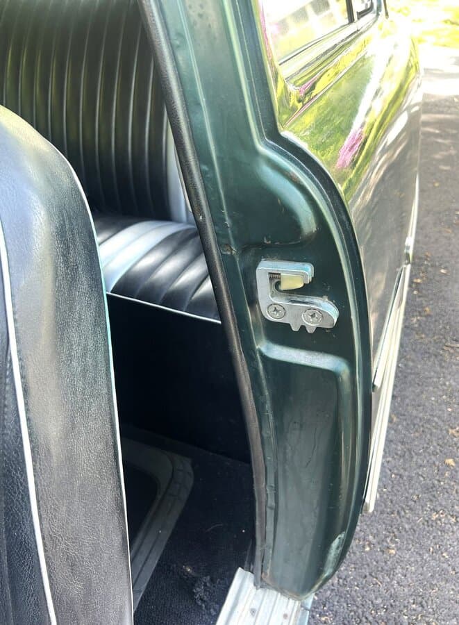 1950 Ford Custom 2-Door Sedan thumbnail 29