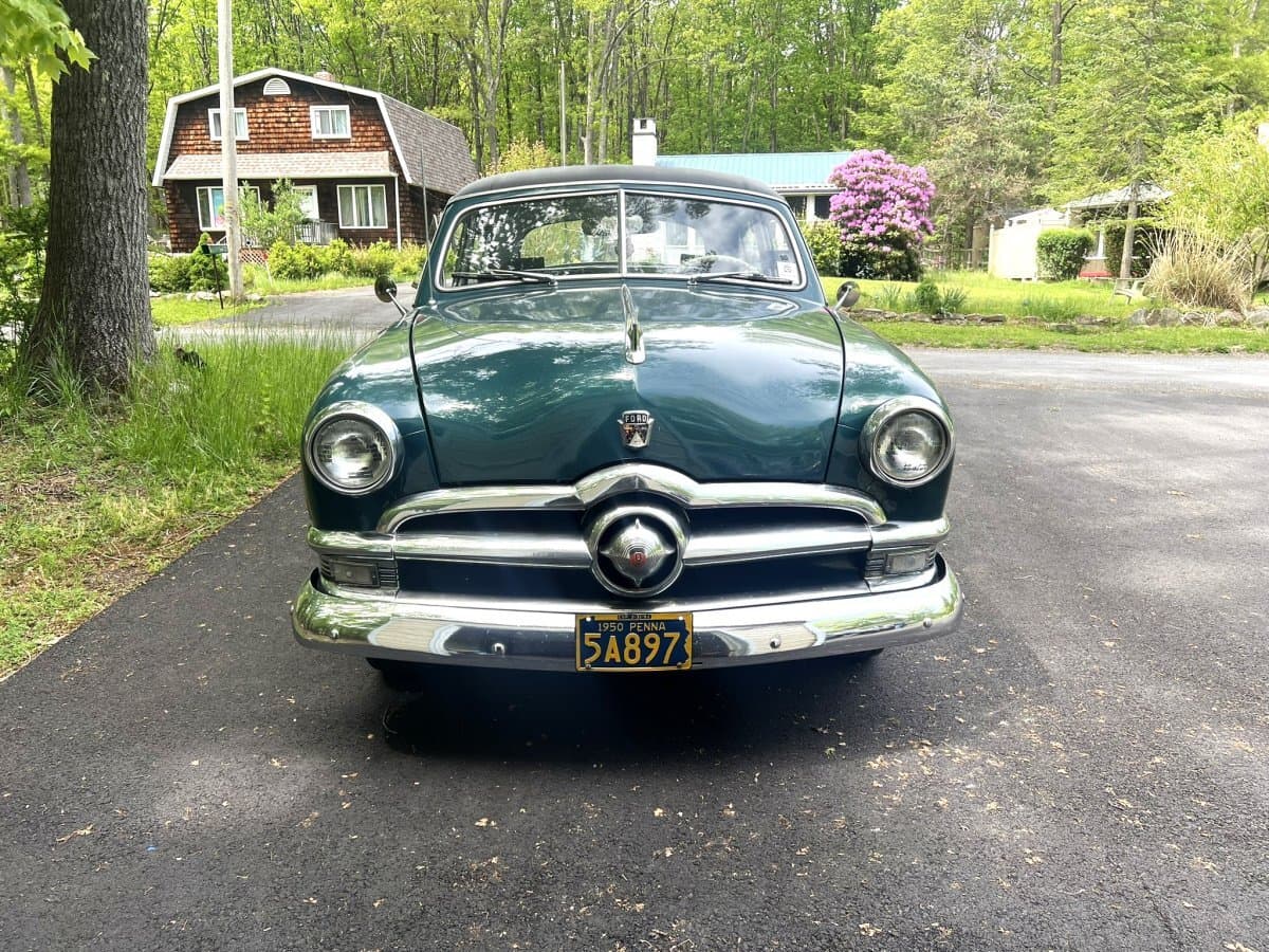 1950 Ford Custom 2-Door Sedan thumbnail 5
