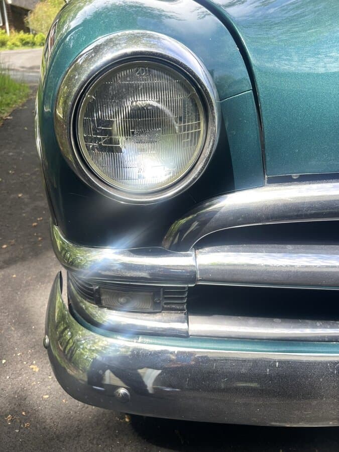 1950 Ford Custom 2-Door Sedan thumbnail 6