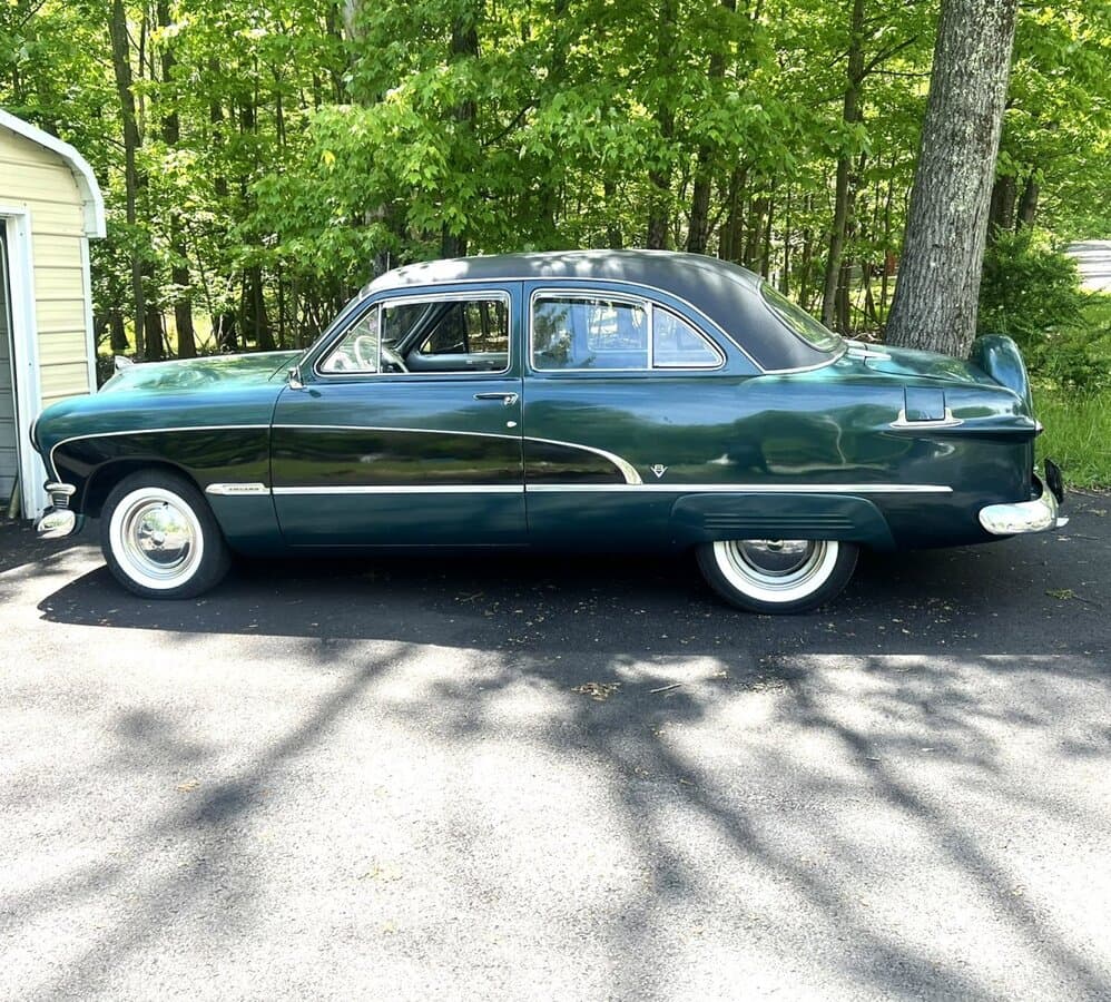 1950 Ford Custom 2-Door Sedan thumbnail 10