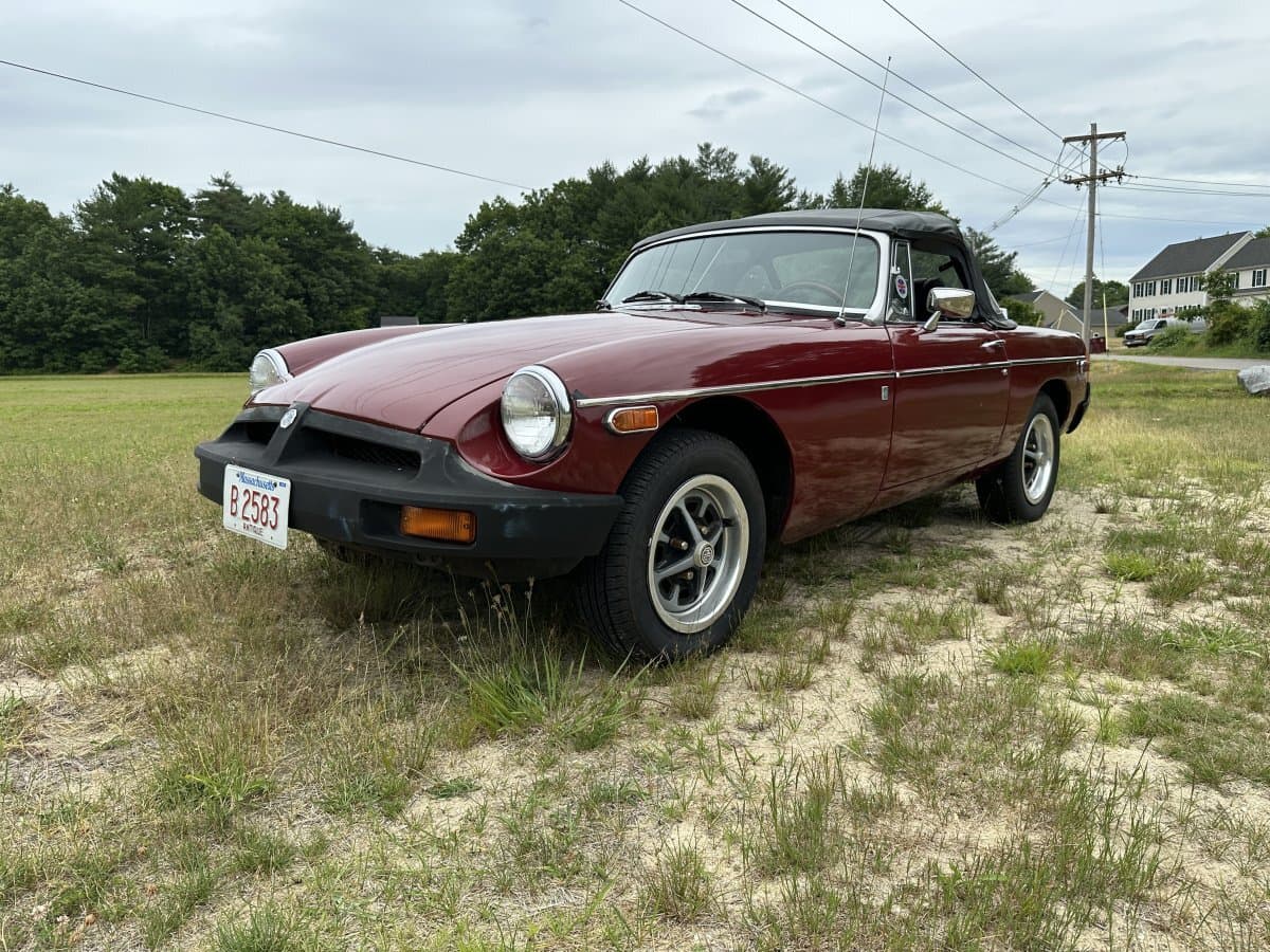 1976 MG MGB Roadster thumbnail 3