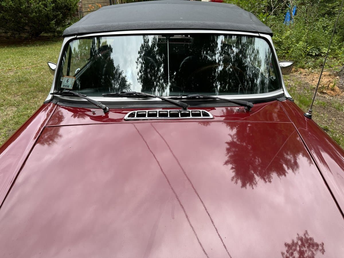 1976 MG MGB Roadster thumbnail 12