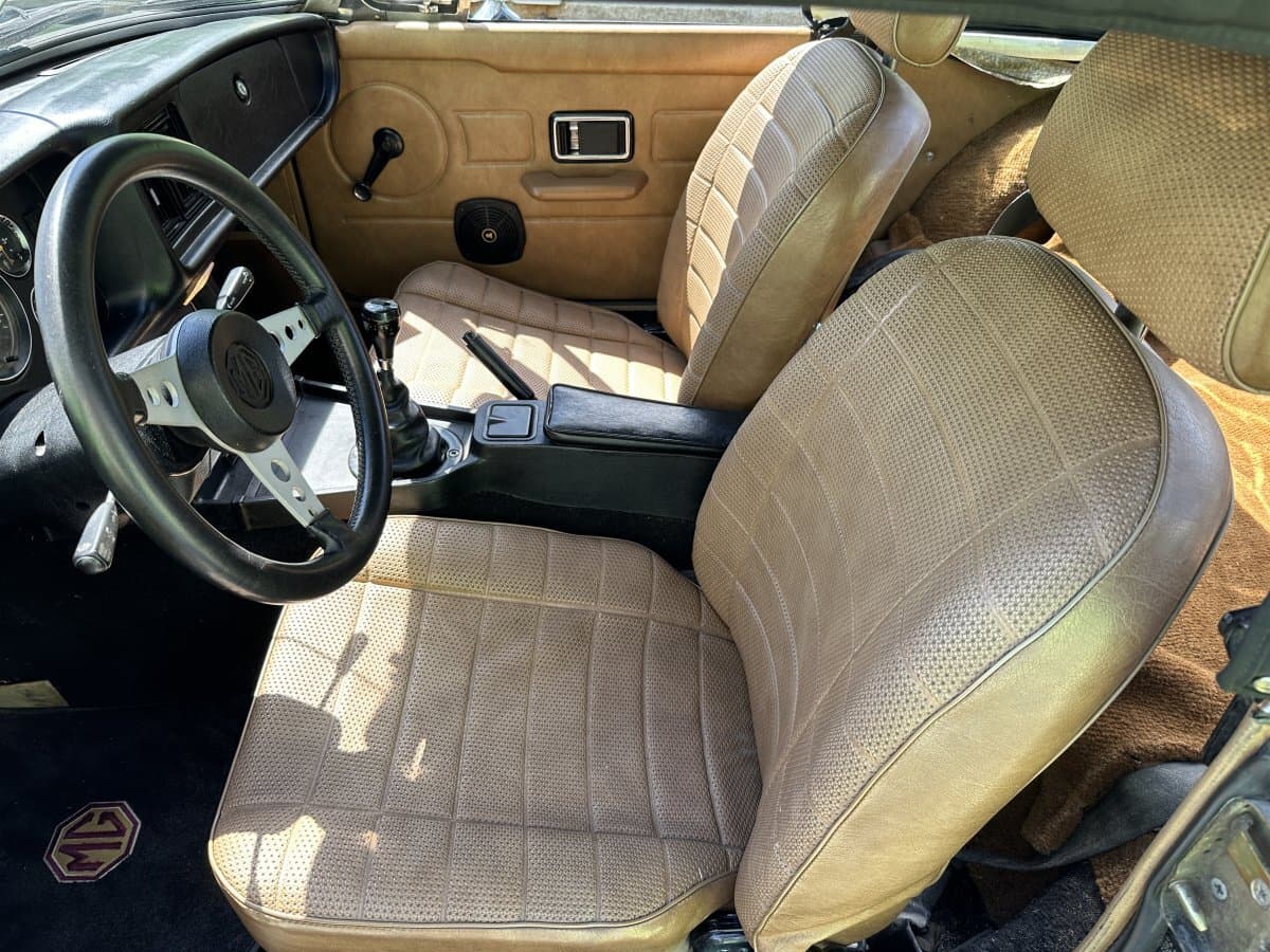 1980 MG MGB Roadster thumbnail 21