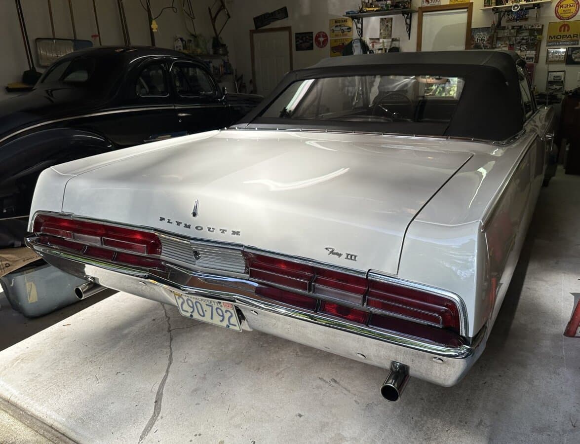 1967 Plymouth Fury III Convertible thumbnail 11