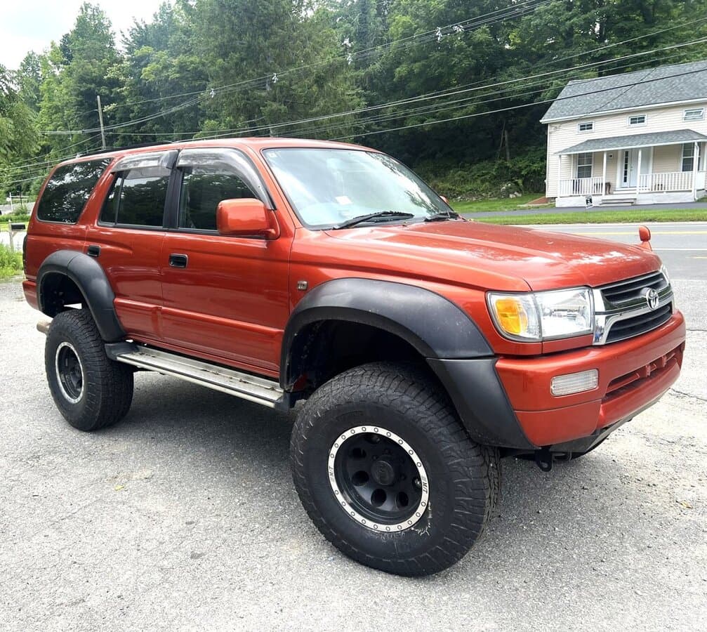 1997 Toyota Hilux Surf — photo 1