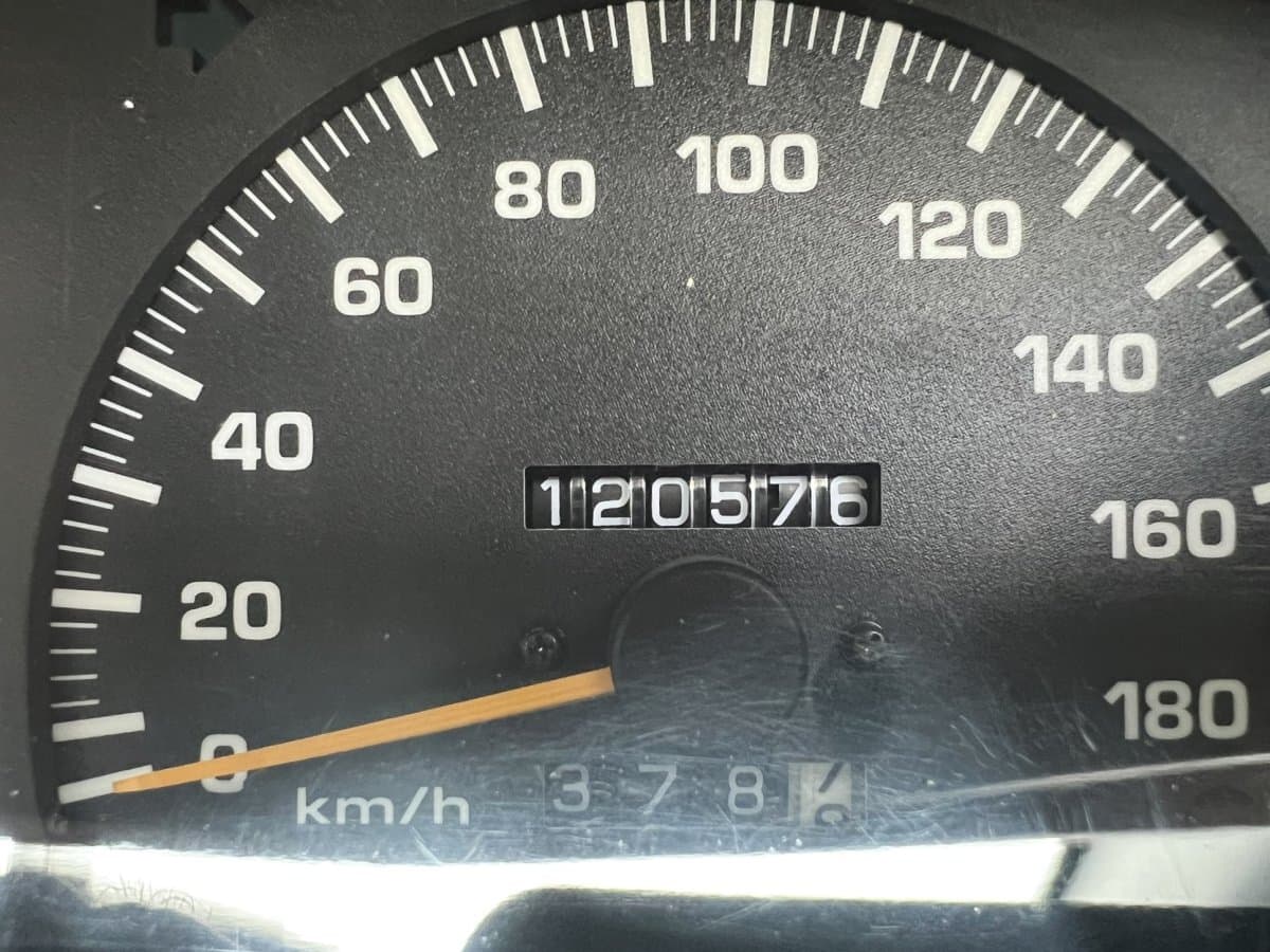 1997 Toyota Hilux Surf thumbnail 29