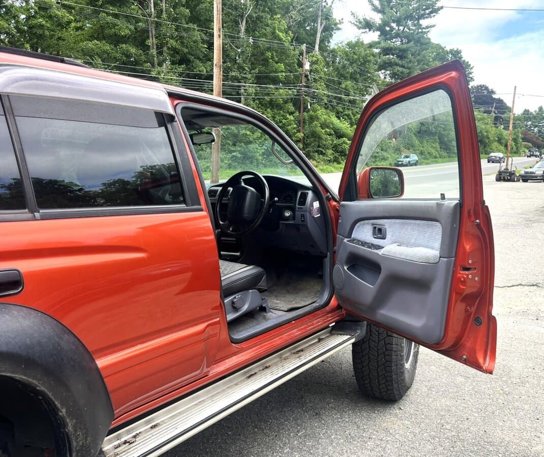 1997 Toyota Hilux Surf thumbnail 15