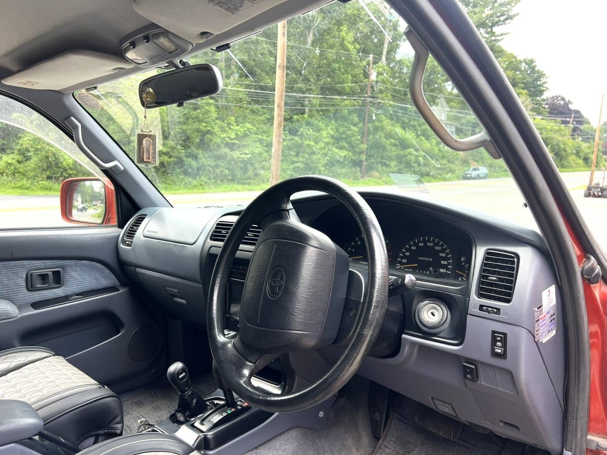 1997 Toyota Hilux Surf thumbnail 22