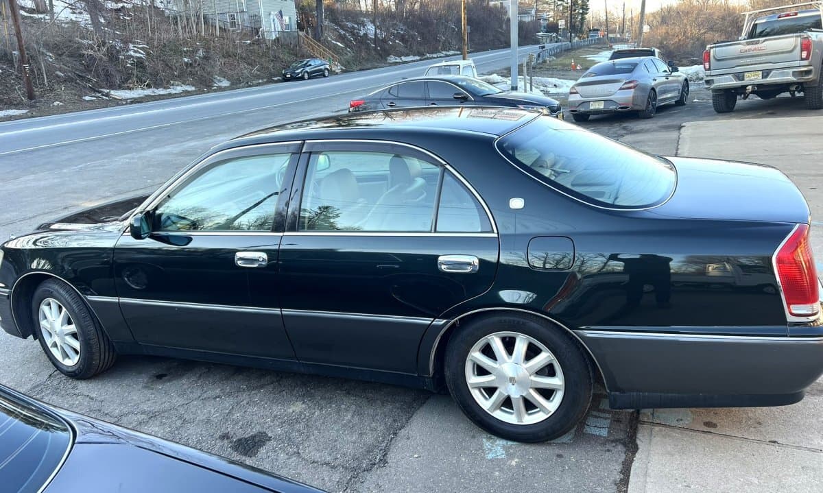 2000 Toyota Crown Majesta - Japan thumbnail 4