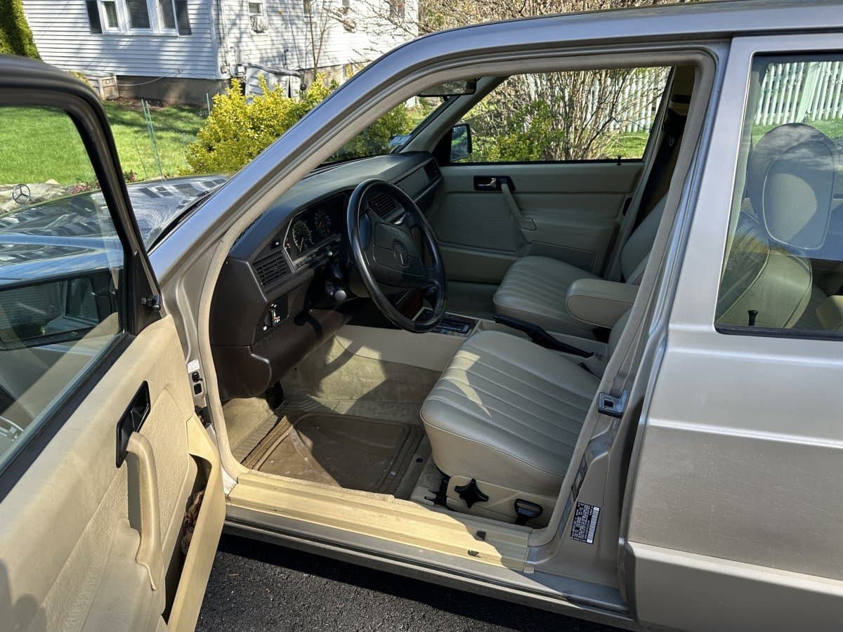 1992 Mercedes 190 E 2.3 Liter thumbnail 29