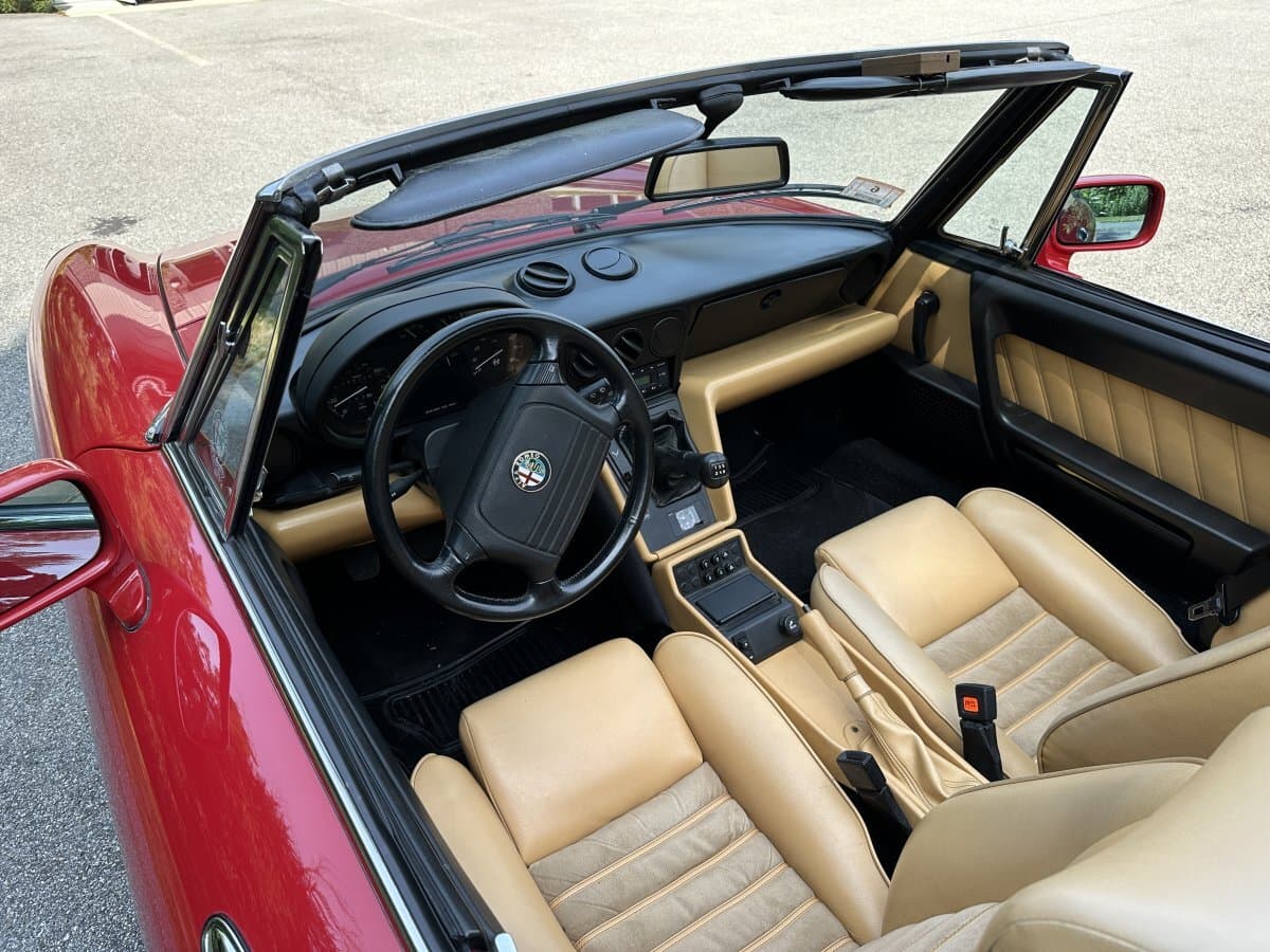 1991 Alfa Romeo Spider Convertible thumbnail 27